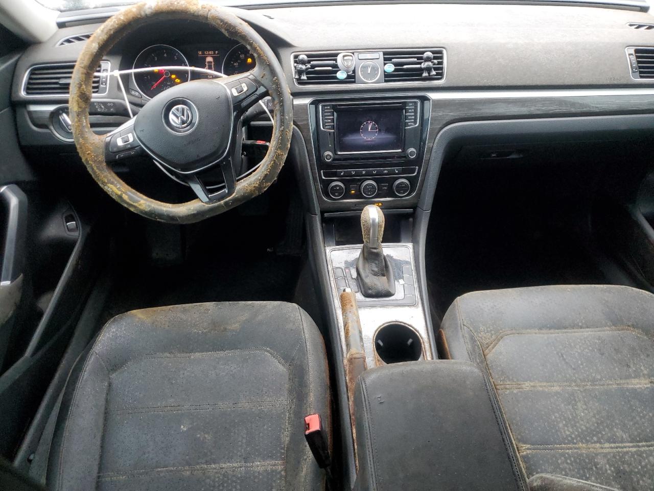 2016 Volkswagen Passat - Image 8