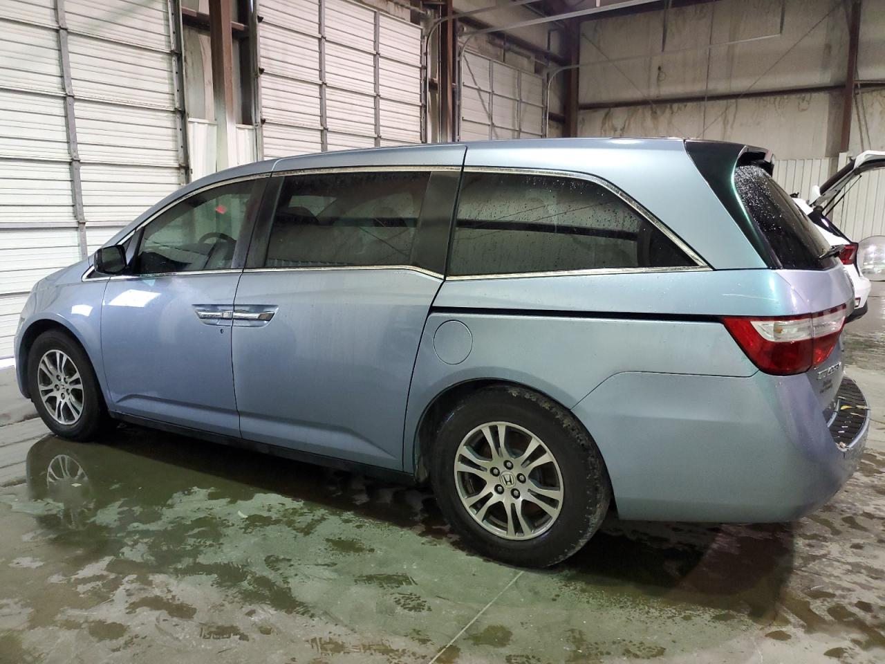 2012 Honda Odyssey - Image 2