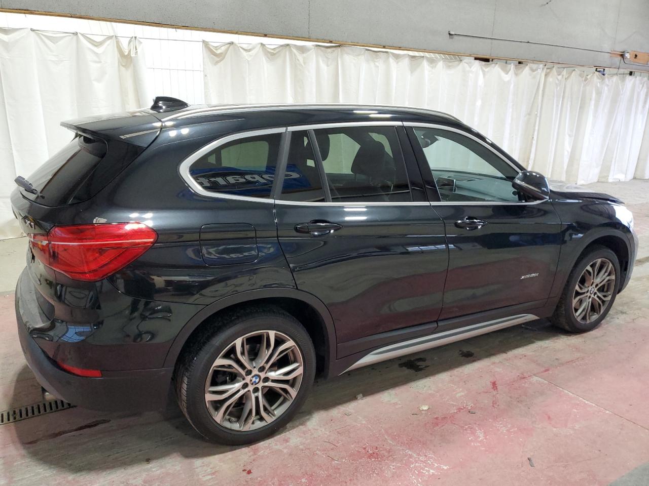 2017 BMW X1 - Image 3