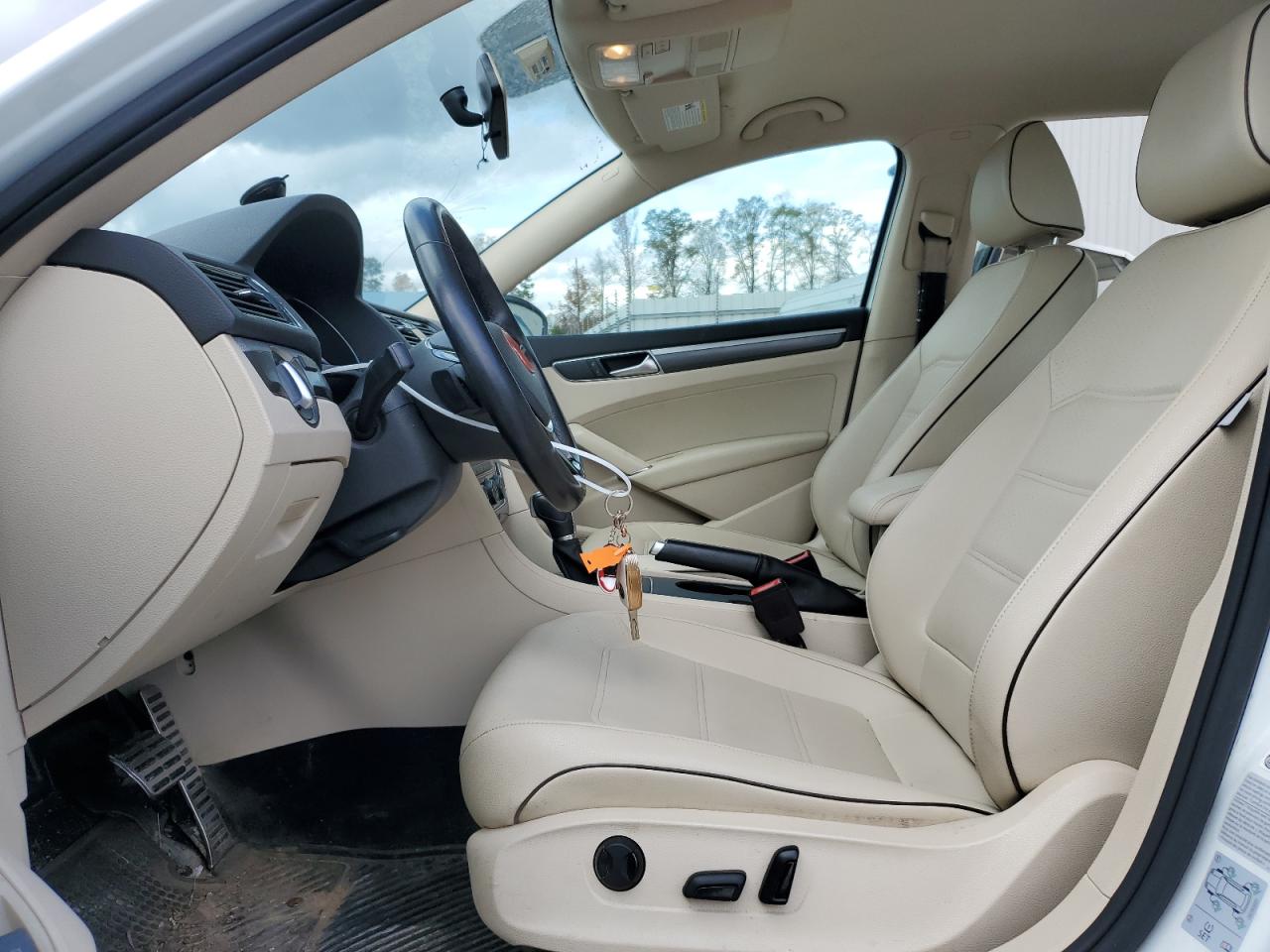 2018 Volkswagen Passat - Image 7