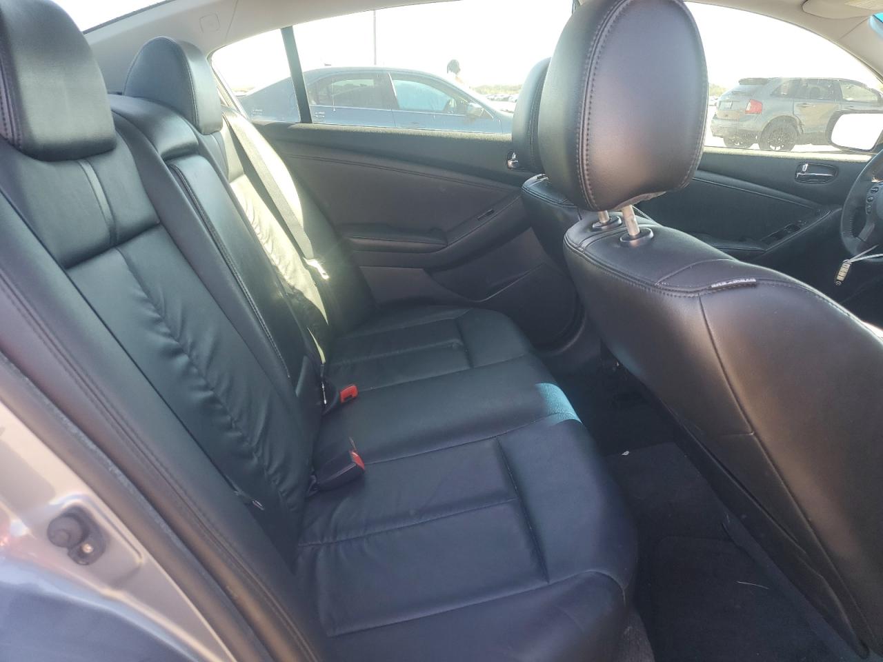2012 Nissan Altima - Image 10