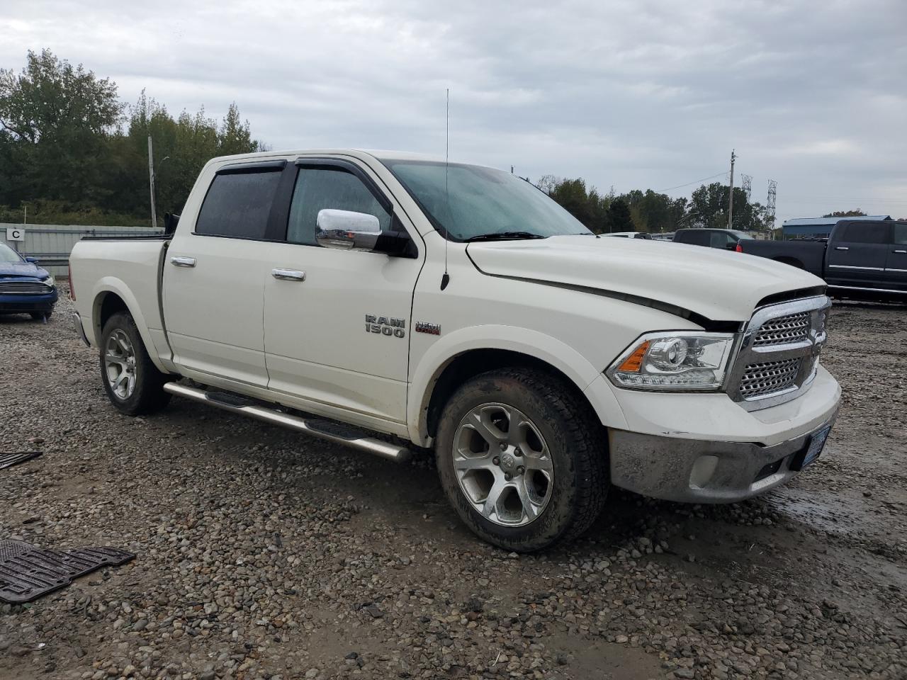 2017 RAM 1500 - Image 4
