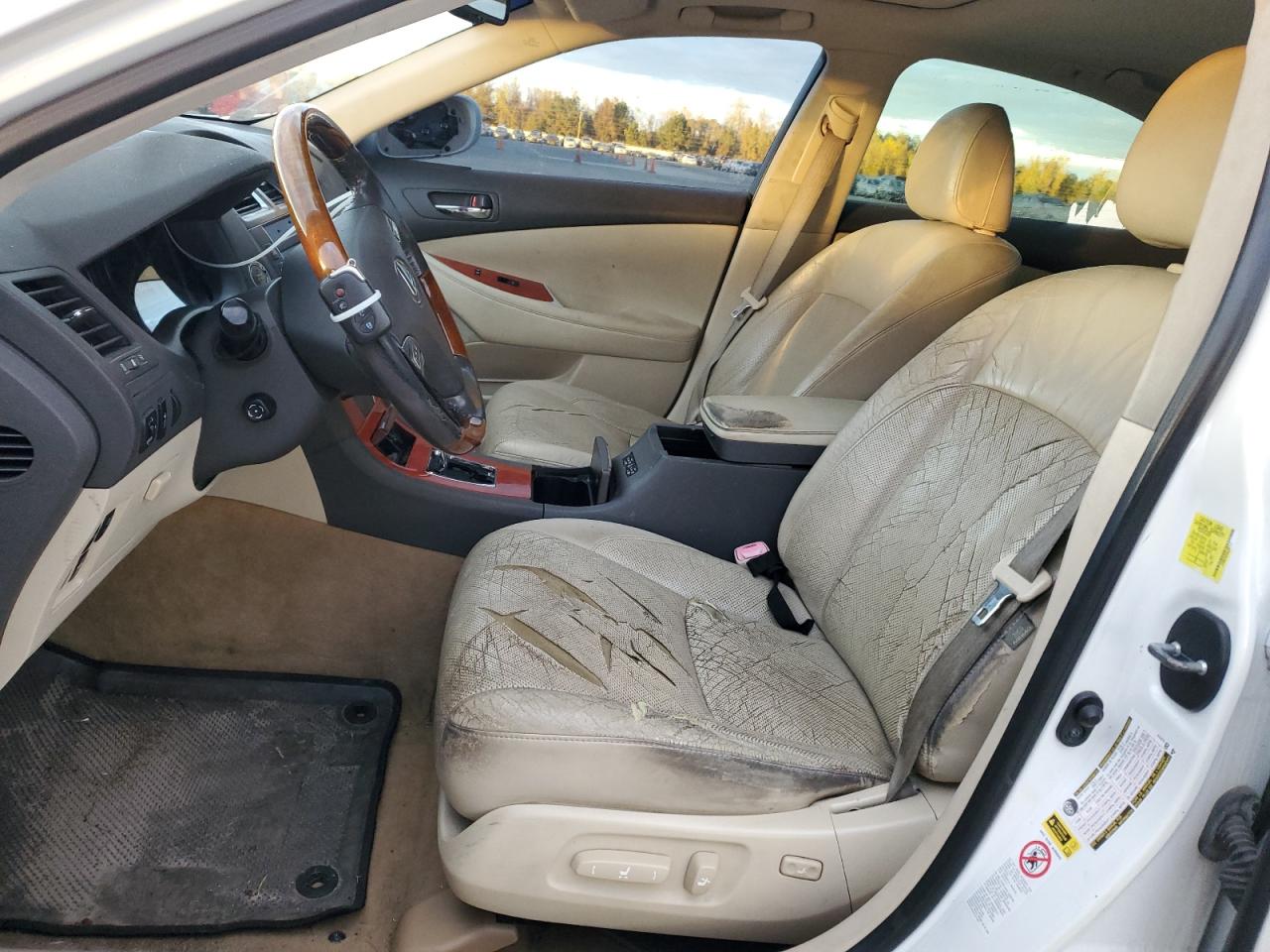2010 Lexus ES - Image 7