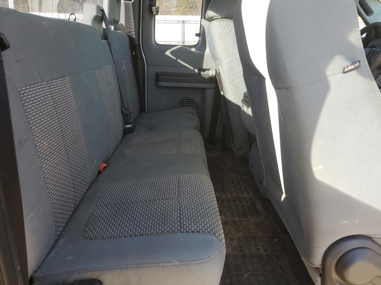 2011 Ford F250 - Image 10