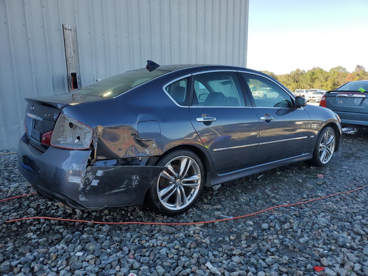 2010 Infiniti M - Image 3