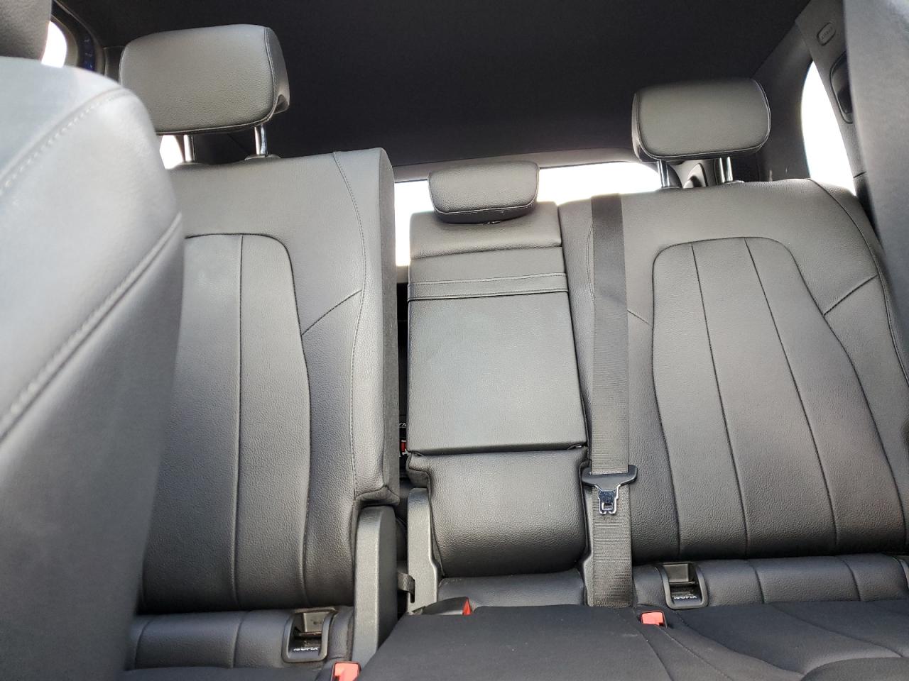 2021 Mercedes-Benz GLB - Image 10
