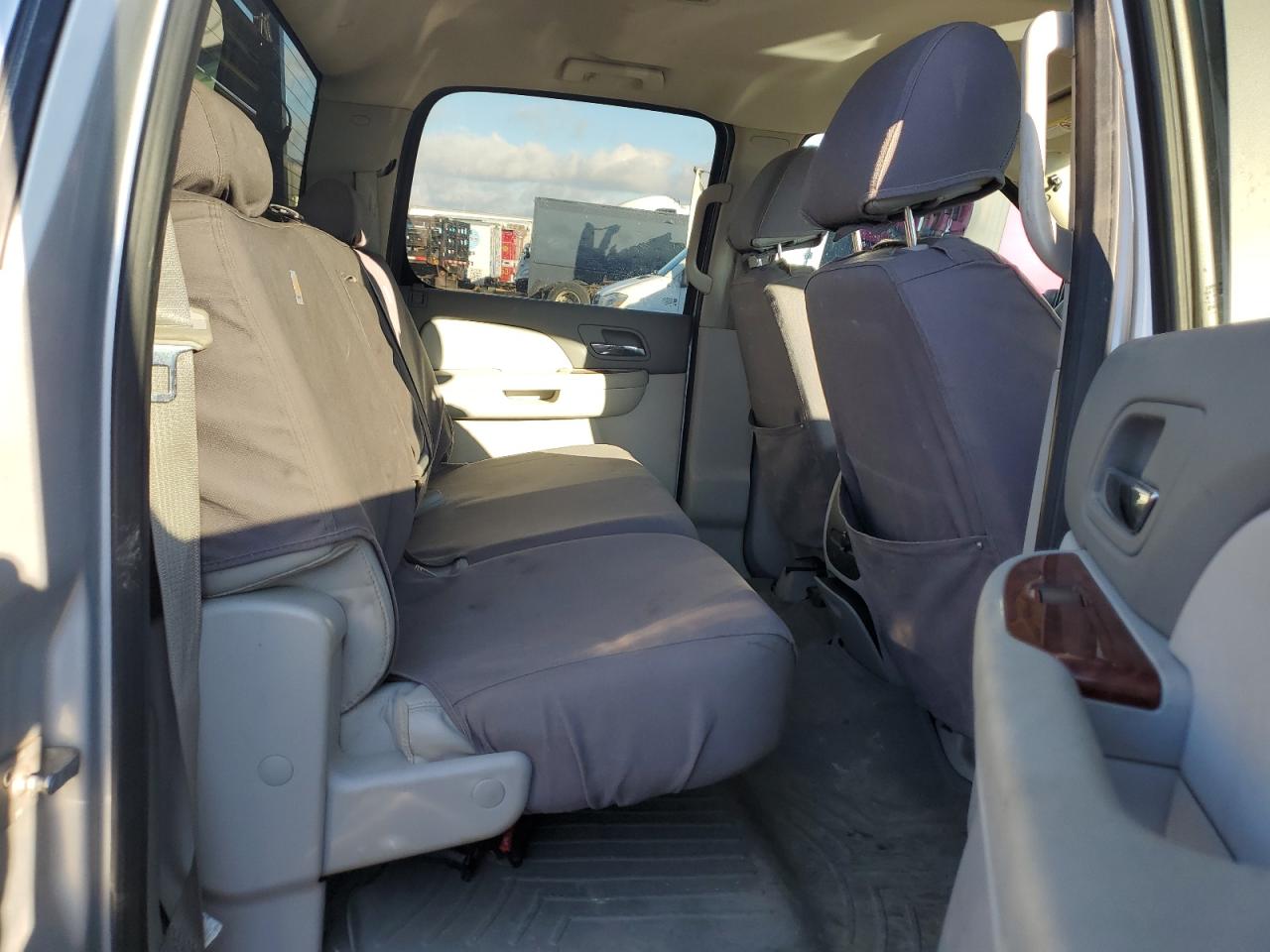 2012 Chevrolet Silverado - Image 10