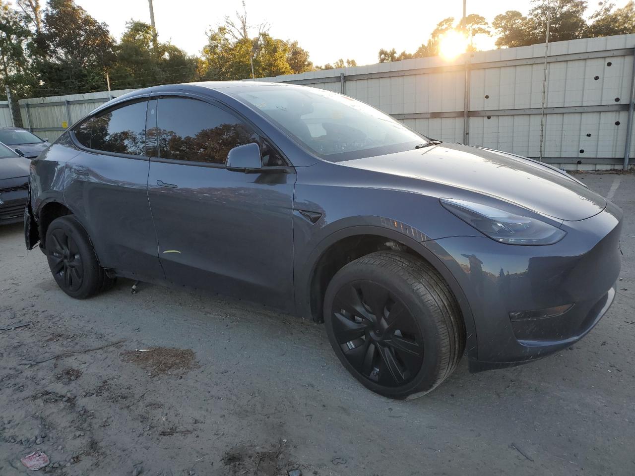 VIN 7SAYGDEE1PA189392 2023 TESLA MODEL Y no.4