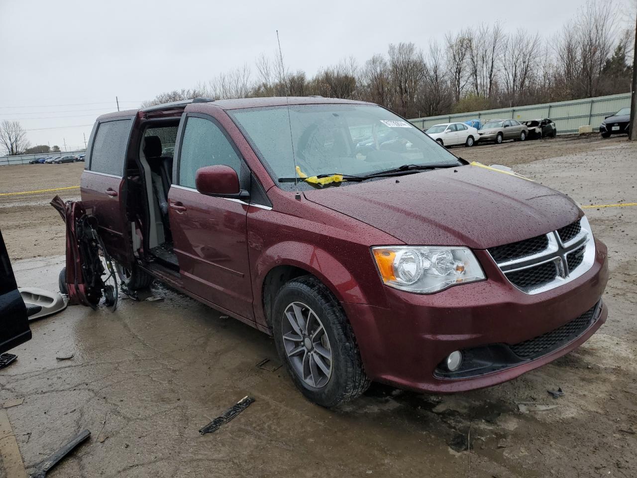 2017 Dodge Caravan - Image 4