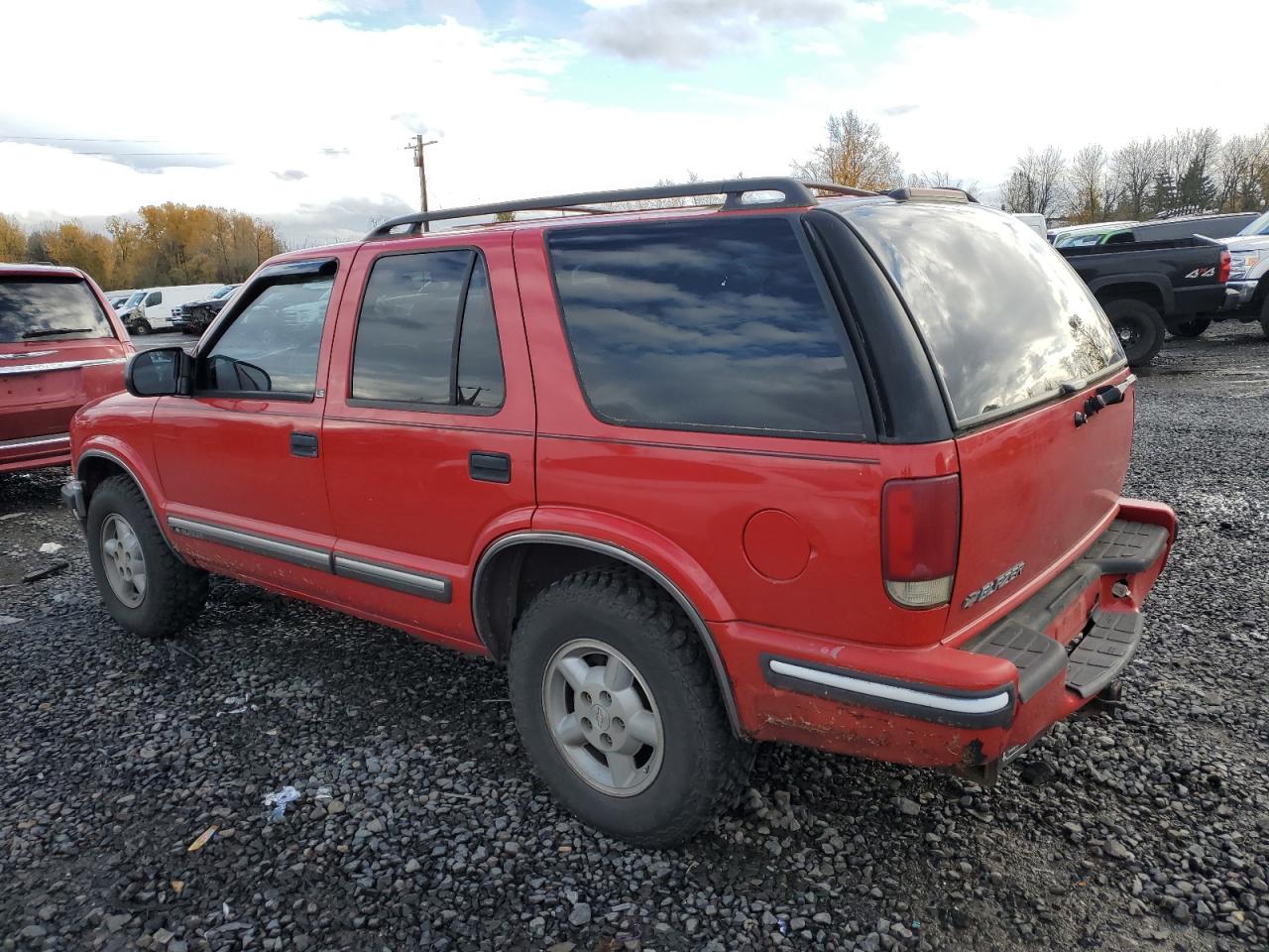 1999 Chevrolet Blazer - Image 2