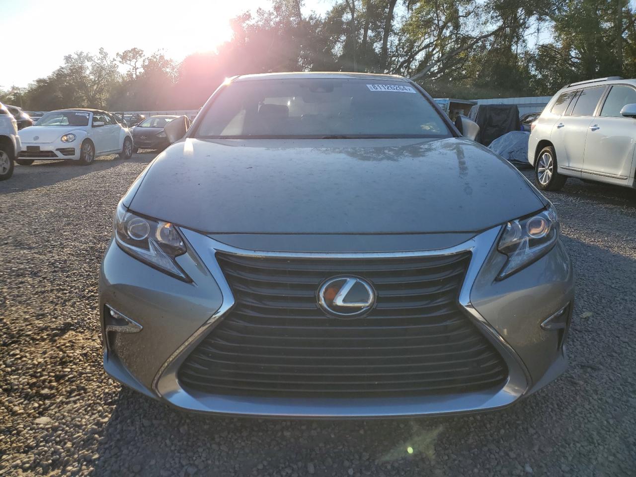 2017 Lexus ES - Image 5
