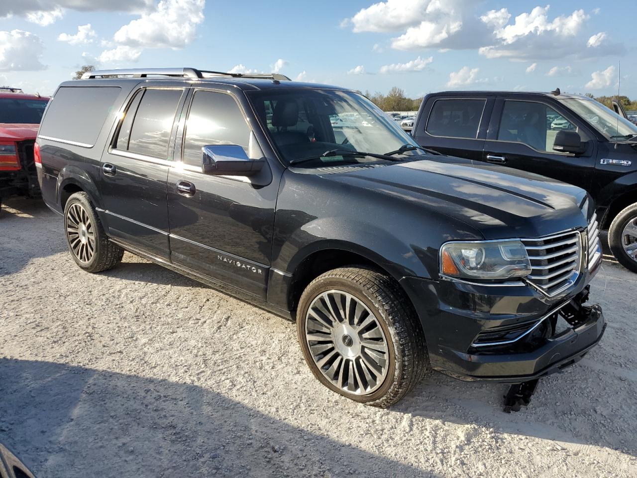2015 Lincoln Navigator - Image 4
