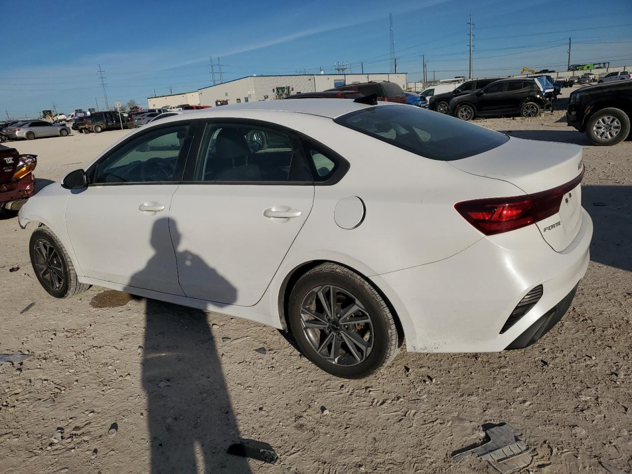 2022 Kia Forte - Image 2