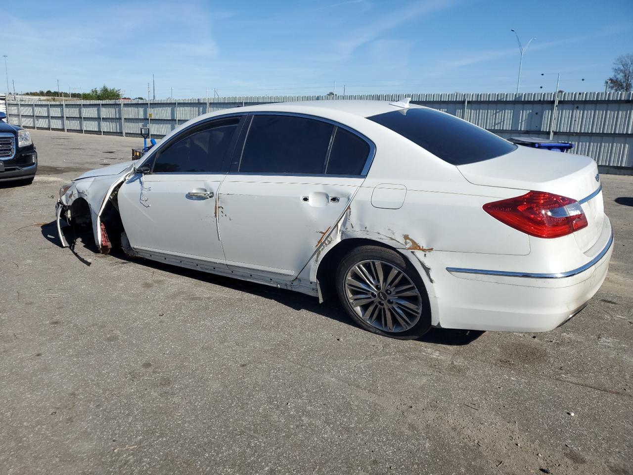 2013 Hyundai Genesis - Image 2