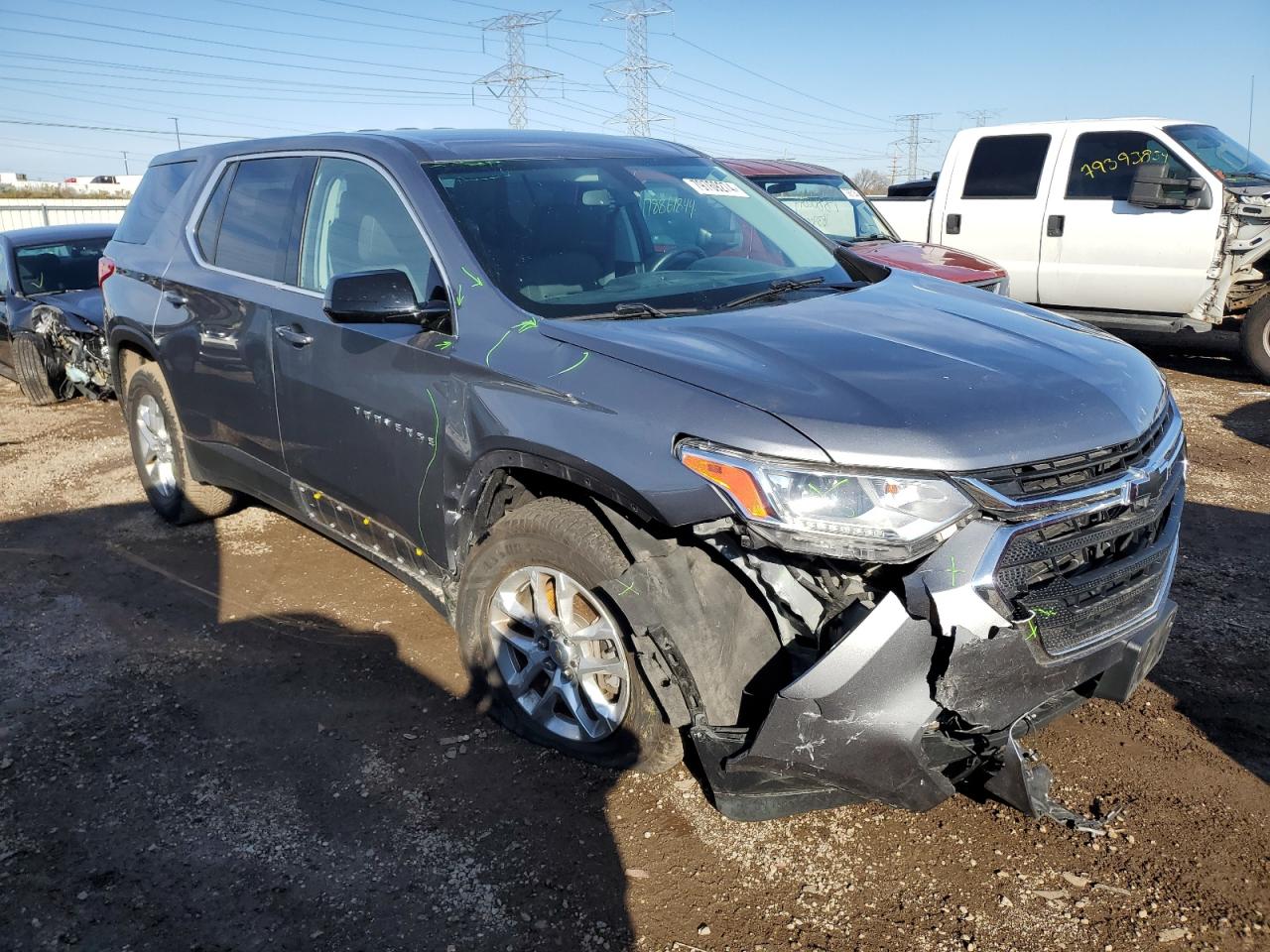 VIN 1GNERFKW2KJ176598 2019 CHEVROLET TRAVERSE no.4