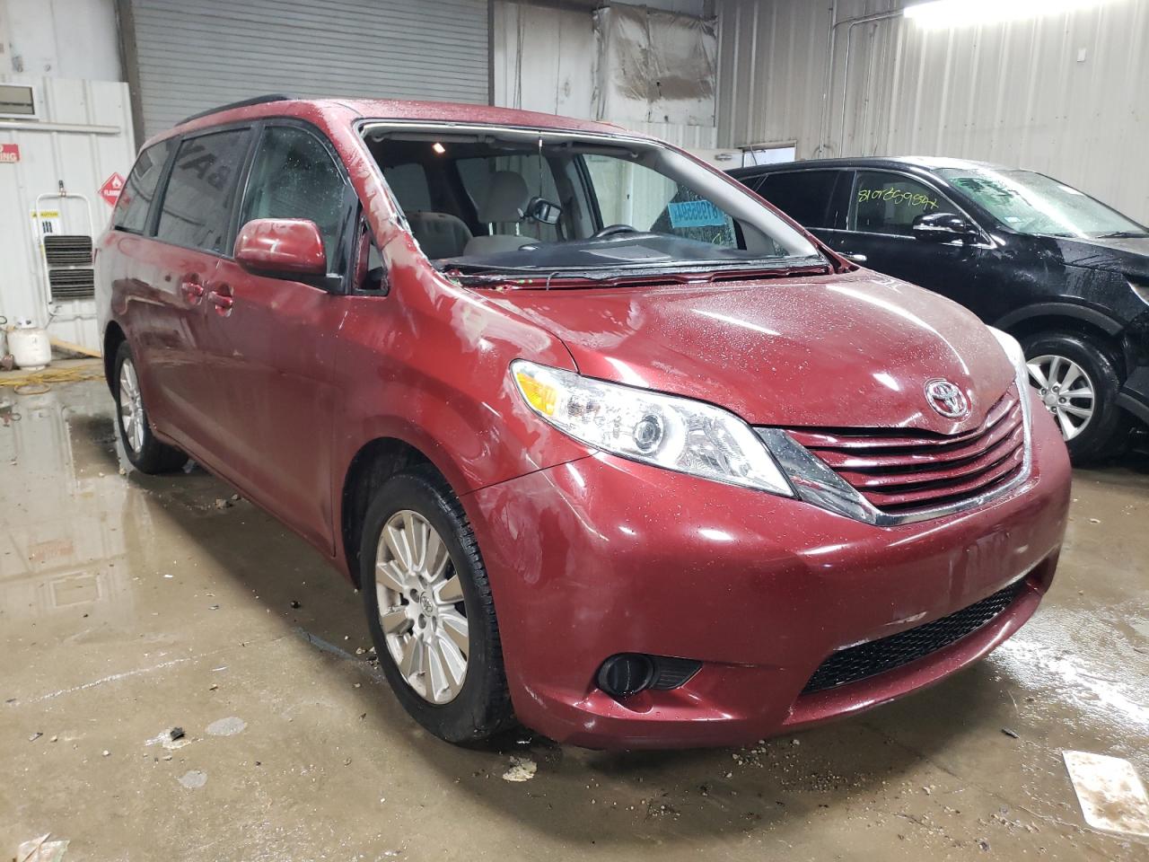 2015 Toyota Sienna - Image 4