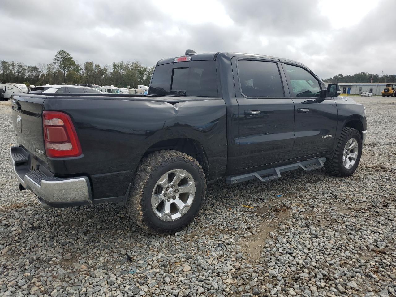 2019 RAM 1500 - Image 3