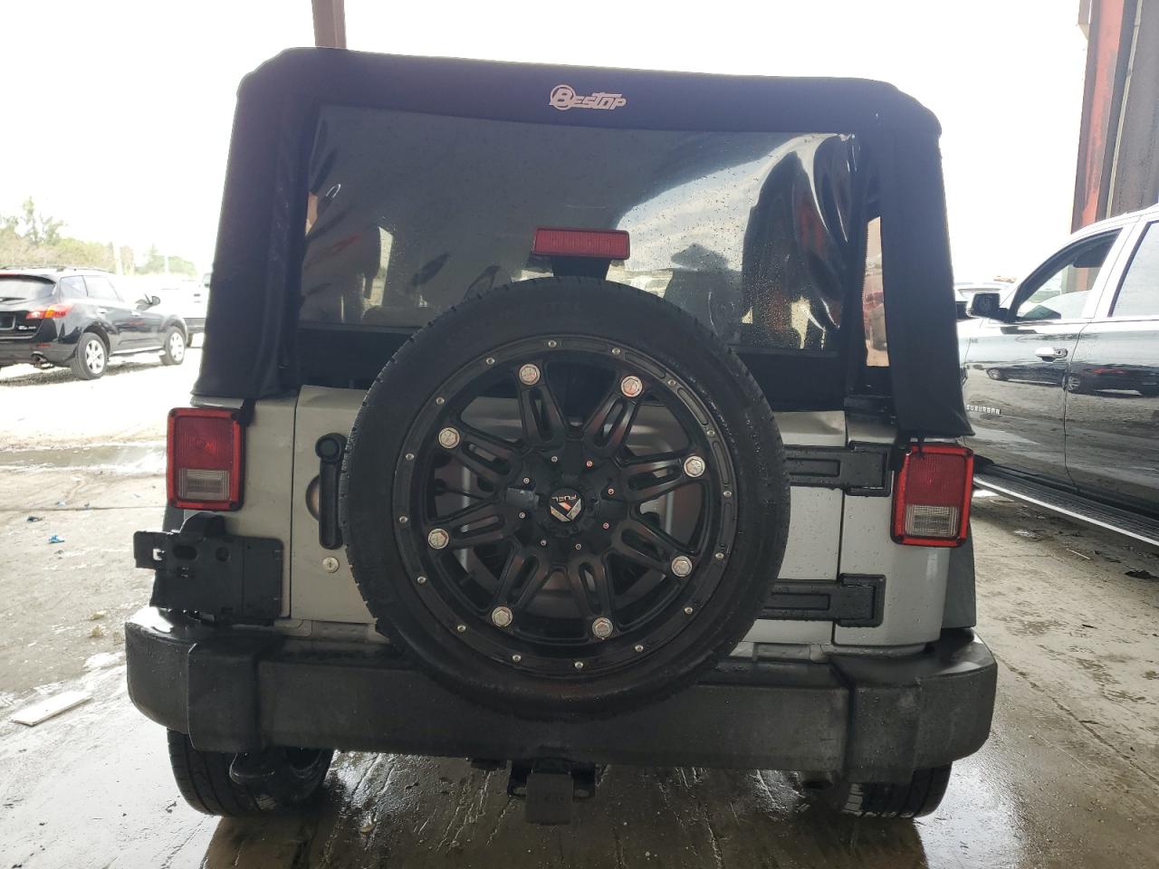 2016 Jeep Wrangler - Image 6
