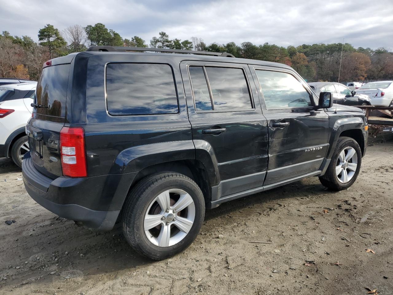 2011 Jeep Liberty (Patriot) - Image 3