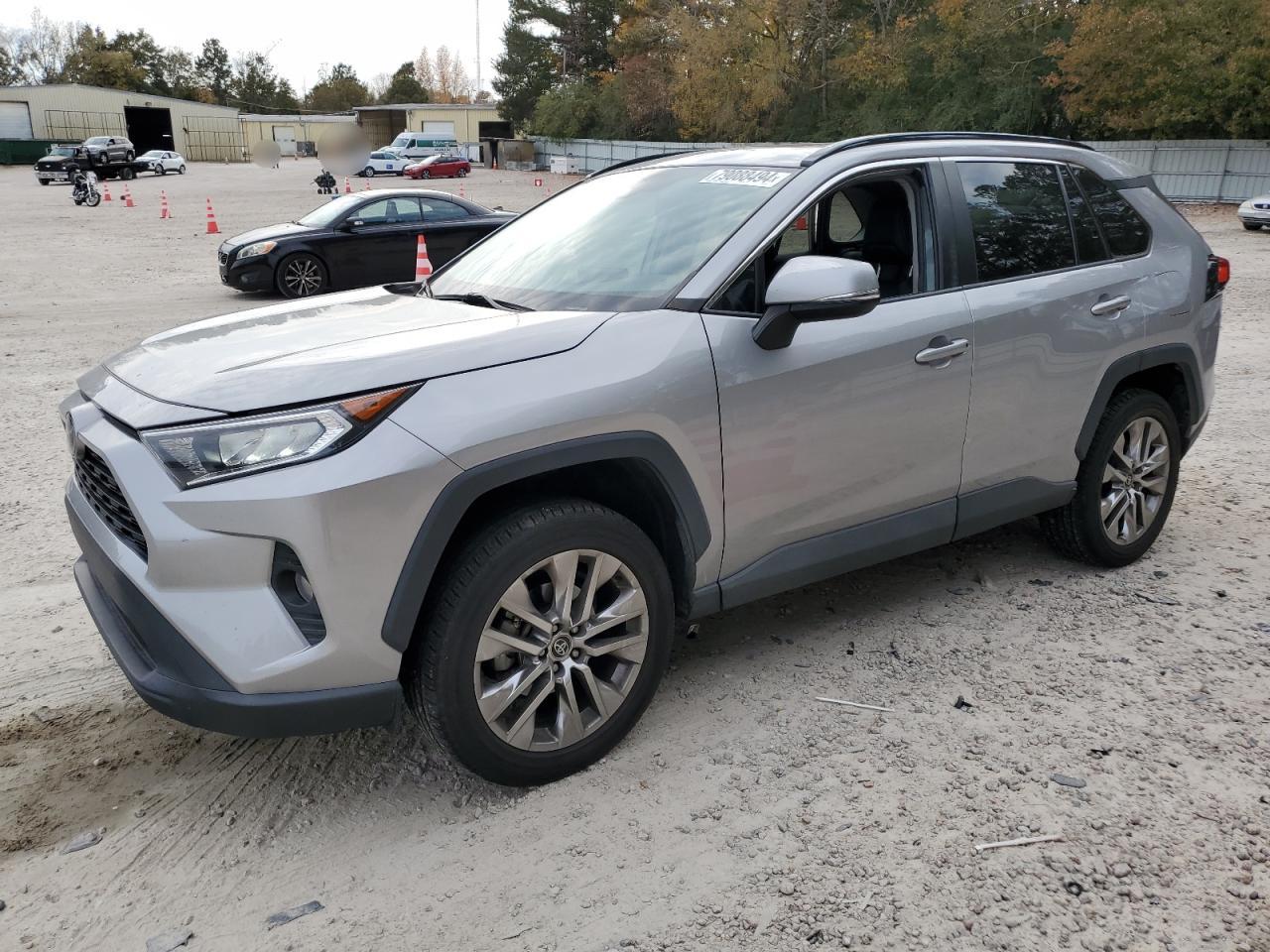 2020 Toyota RAV 4 - Image 1