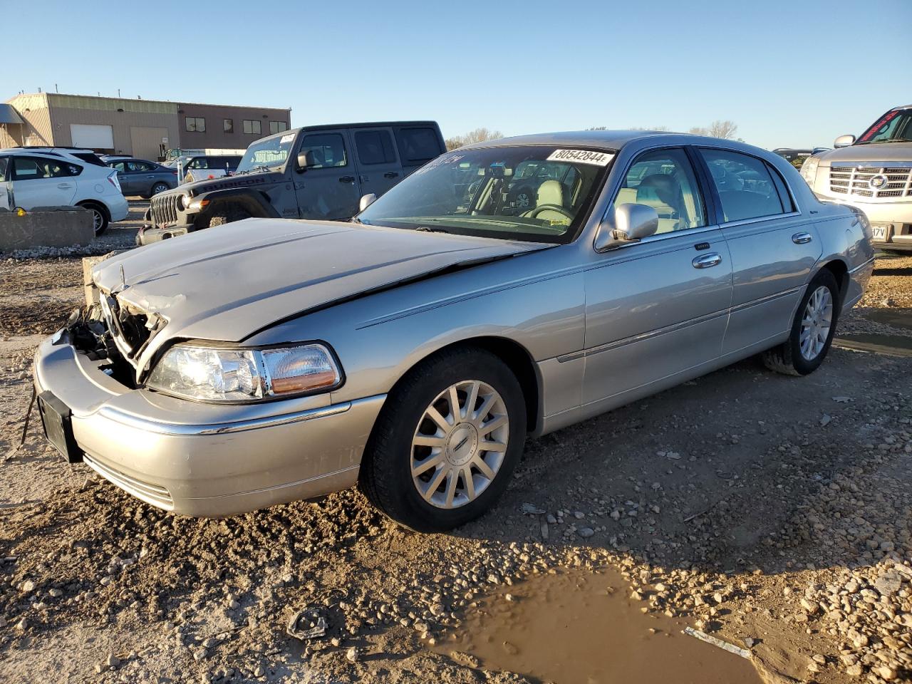 2007 Lincoln Town Car - Image 1