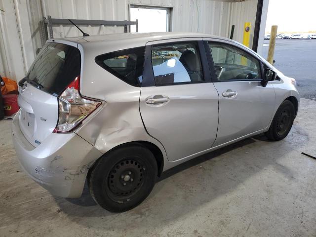  NISSAN VERSA 2015 Srebrny