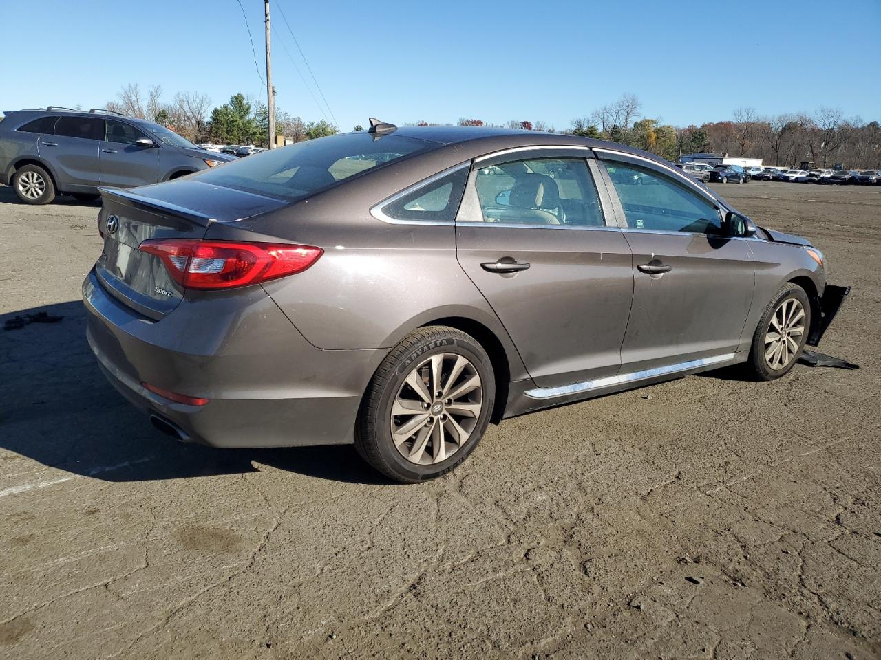 2016 Hyundai Sonata - Image 3
