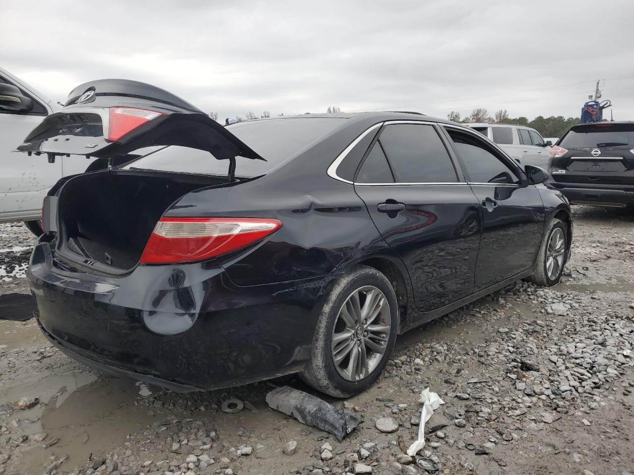 VIN 4T1BF1FKXHU387677 2017 TOYOTA CAMRY no.3