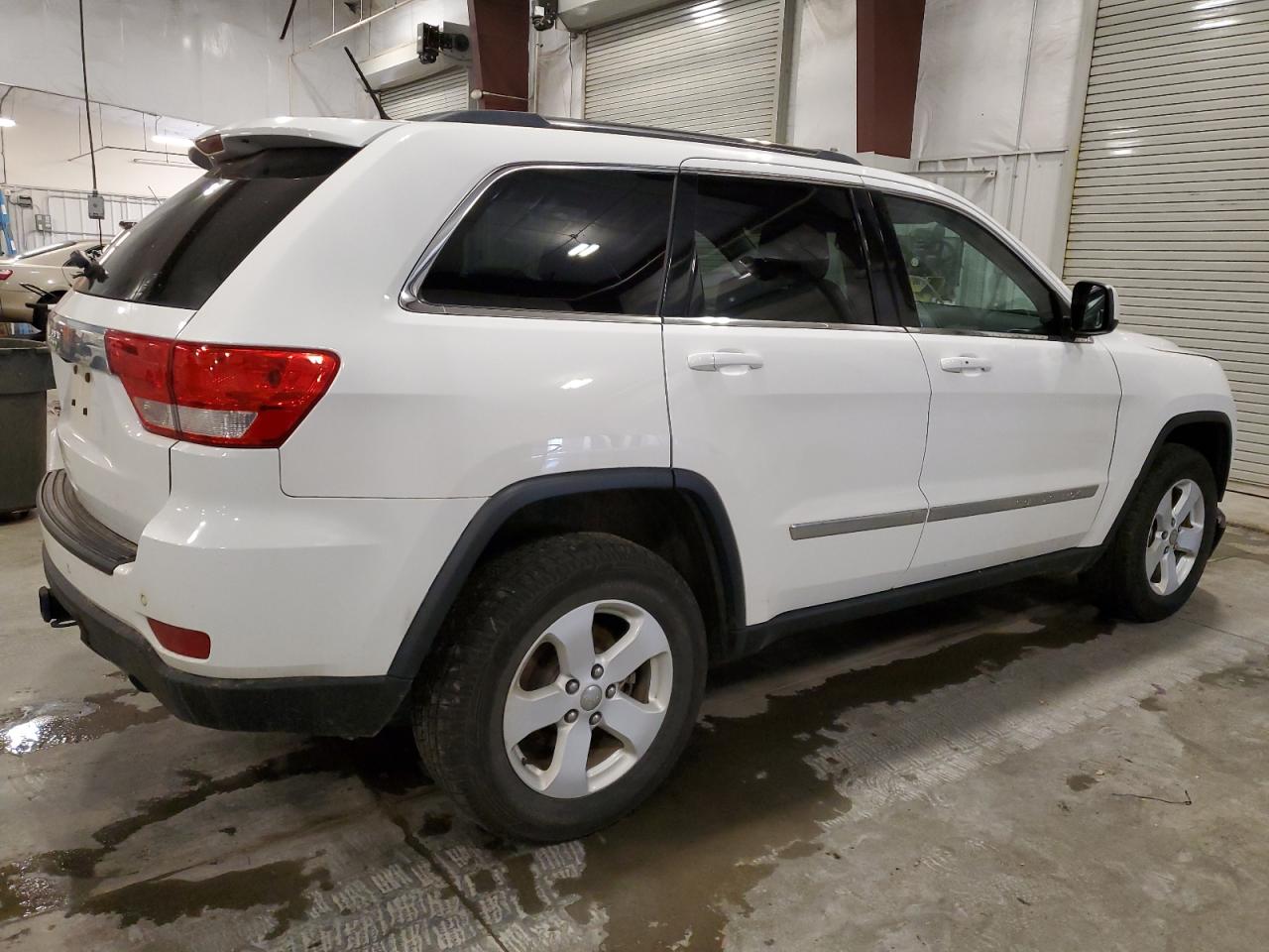 2013 Jeep Grand Cherokee - Image 3