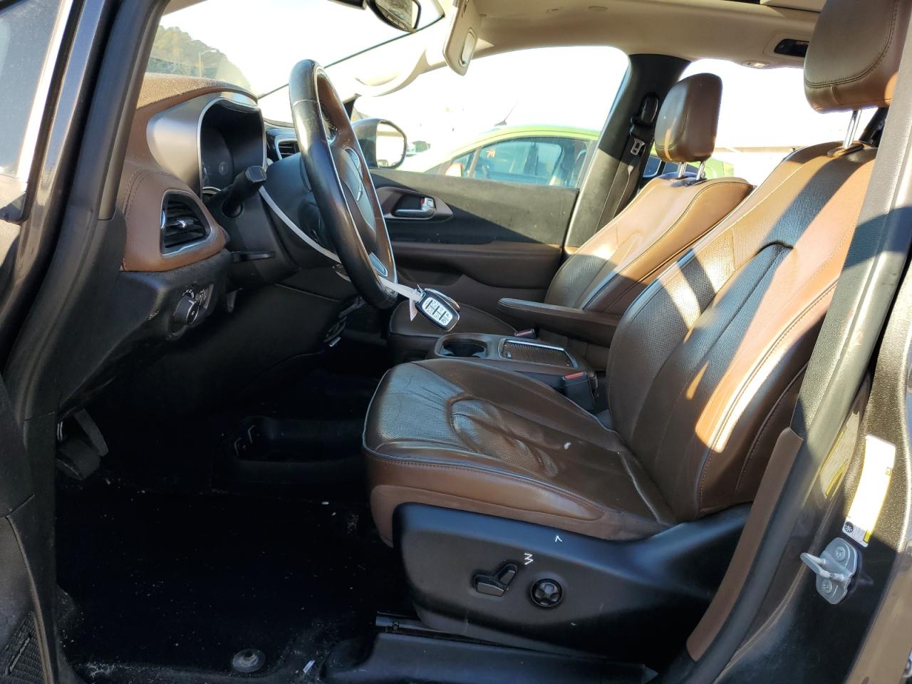 2018 Chrysler Pacifica - Image 7