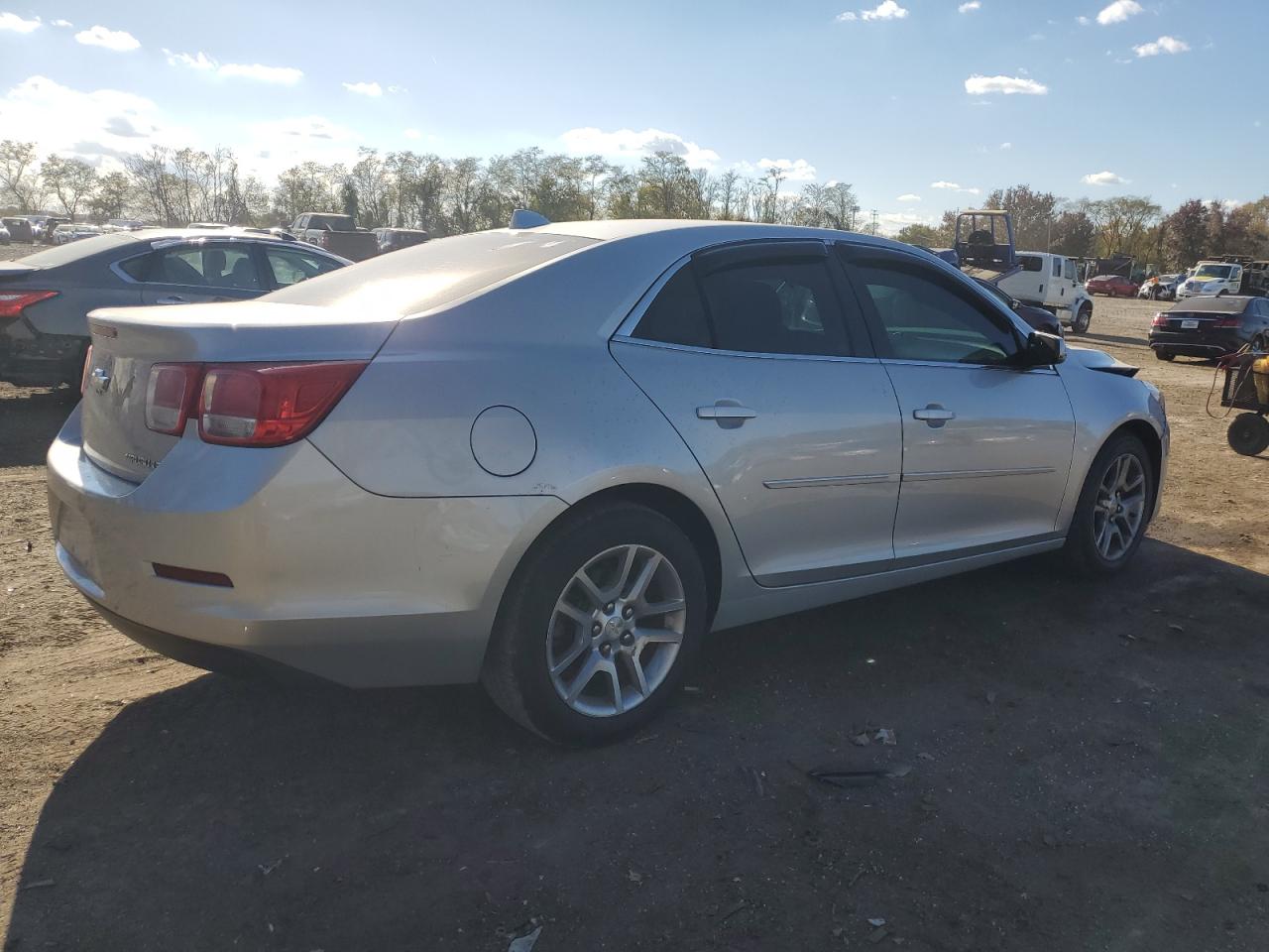 VIN 1G11C5SL7EF135022 2014 CHEVROLET MALIBU no.3