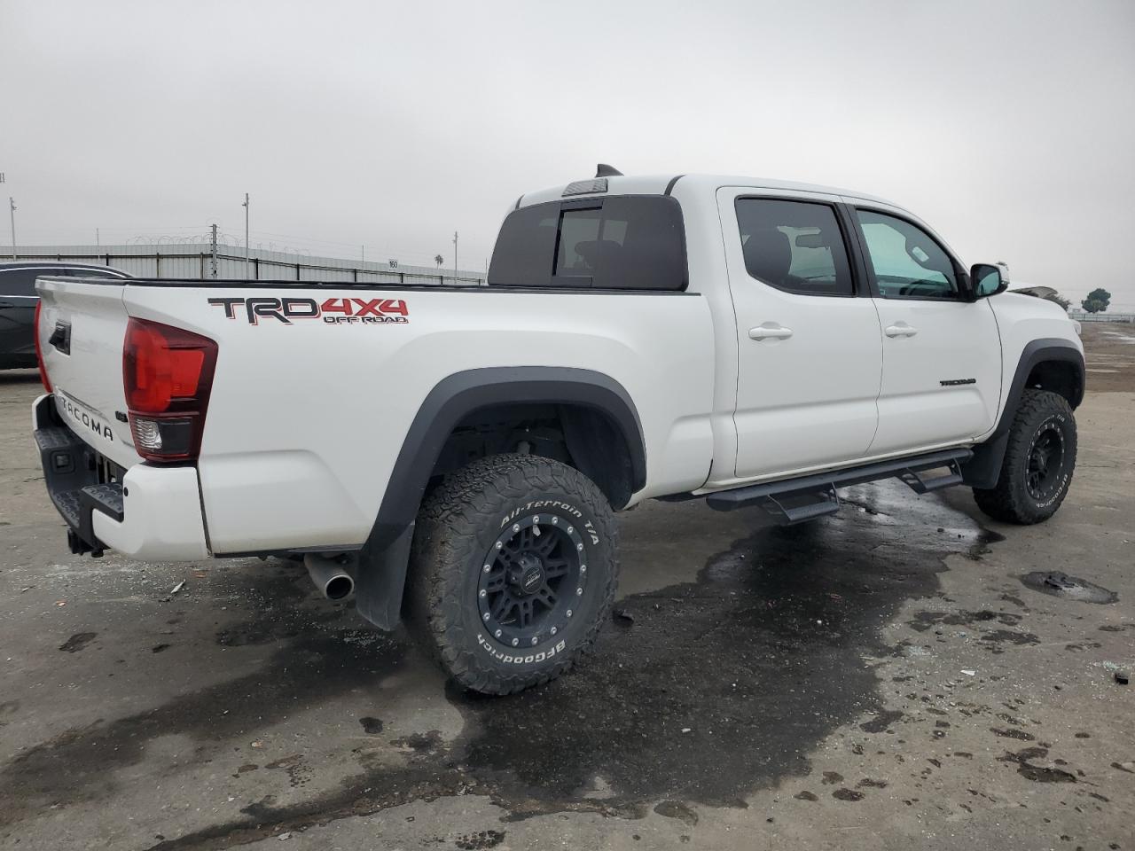 2019 Toyota Tacoma - Image 3