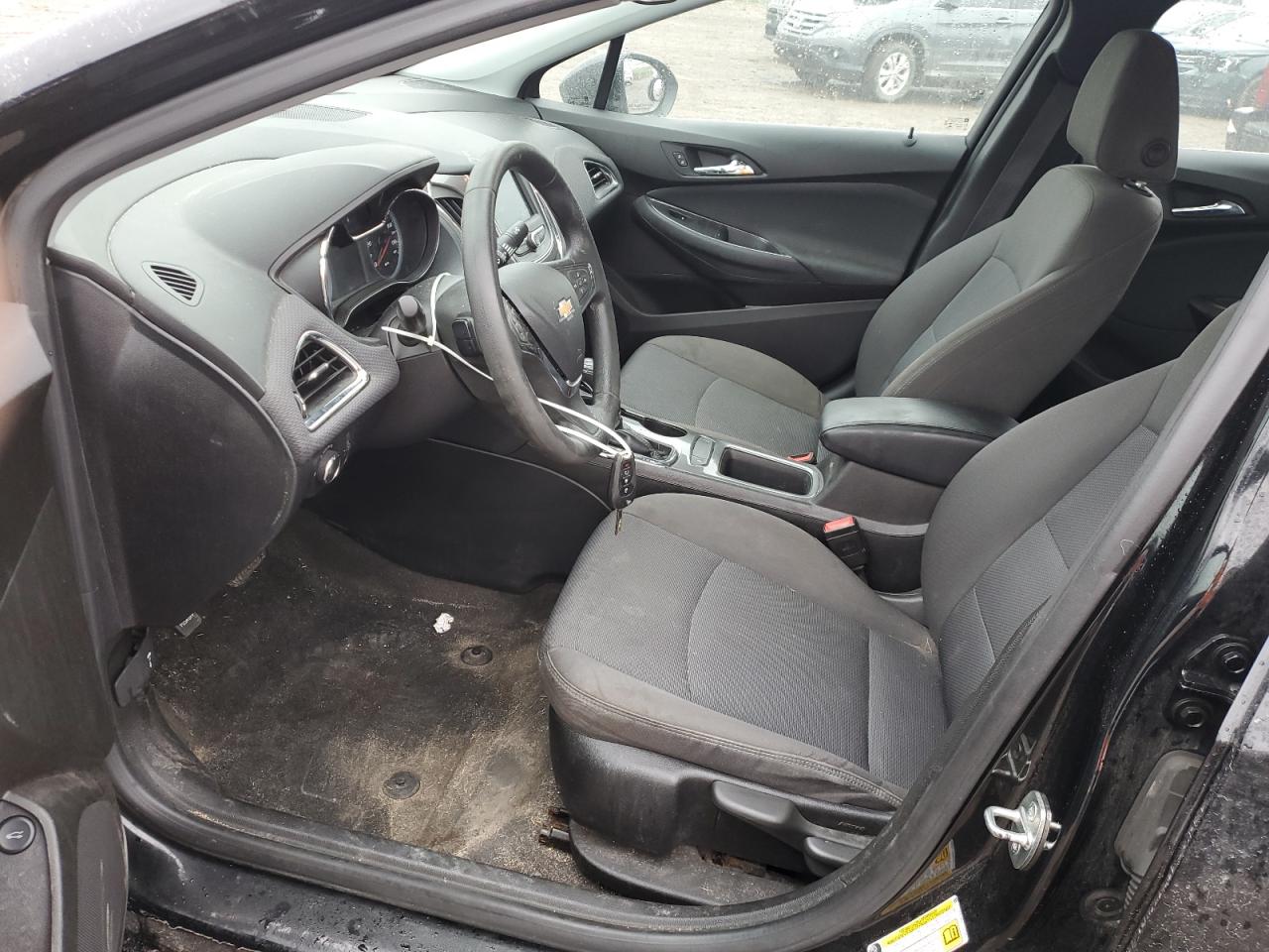 2019 Chevrolet Cruze - Image 7