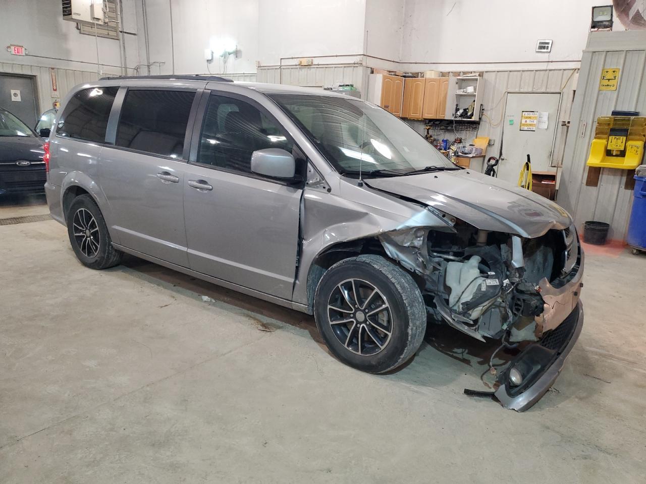 2018 Dodge Caravan - Image 4