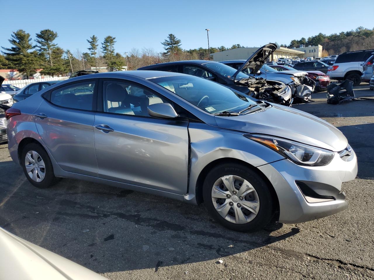 2016 Hyundai Elantra - Image 4