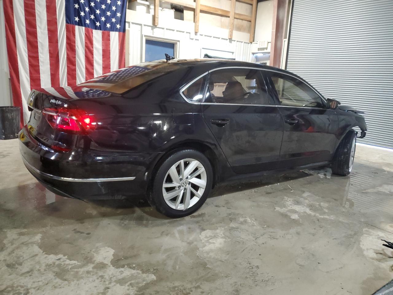 2018 Volkswagen Passat - Image 3
