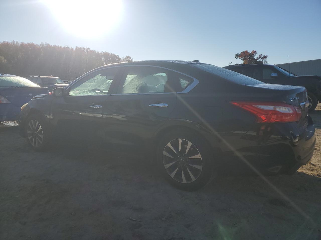 2016 Nissan Altima - Image 2