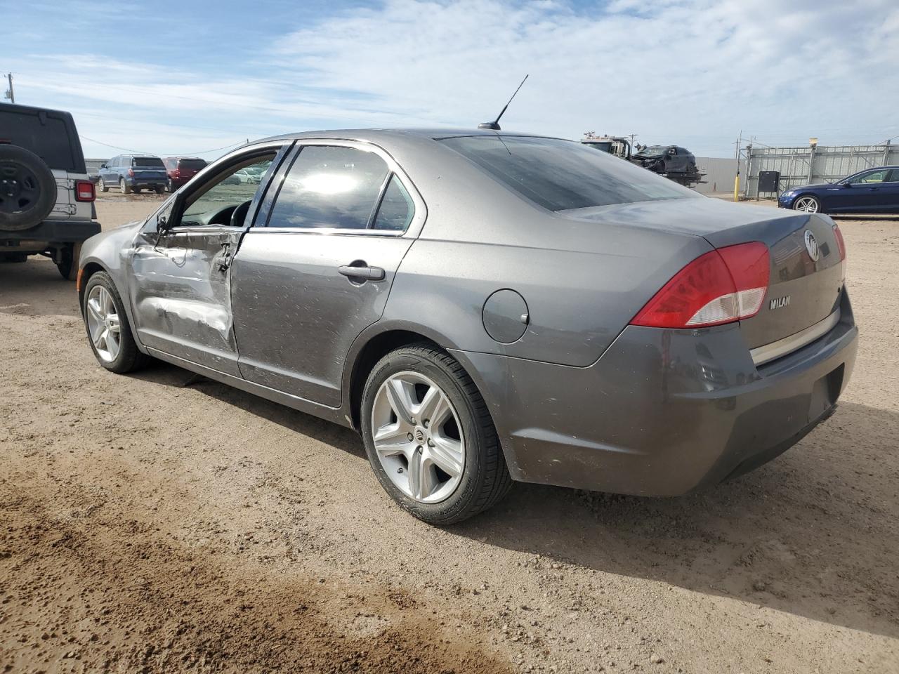 2010 Mercury Milan - Image 2