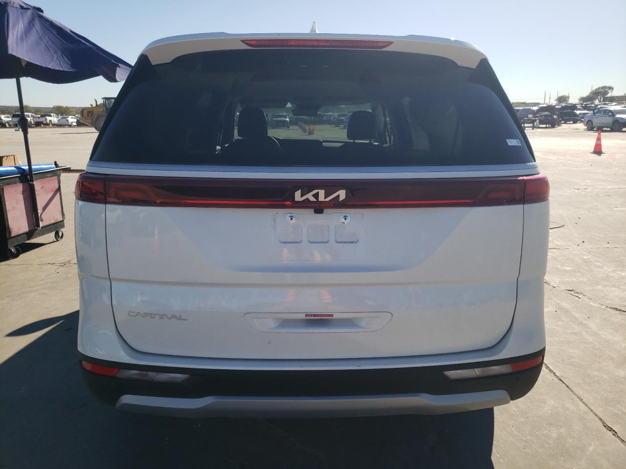 2024 Kia Carnival Lx VIN: KNDNB4H32R6433335 Lot: 81582244