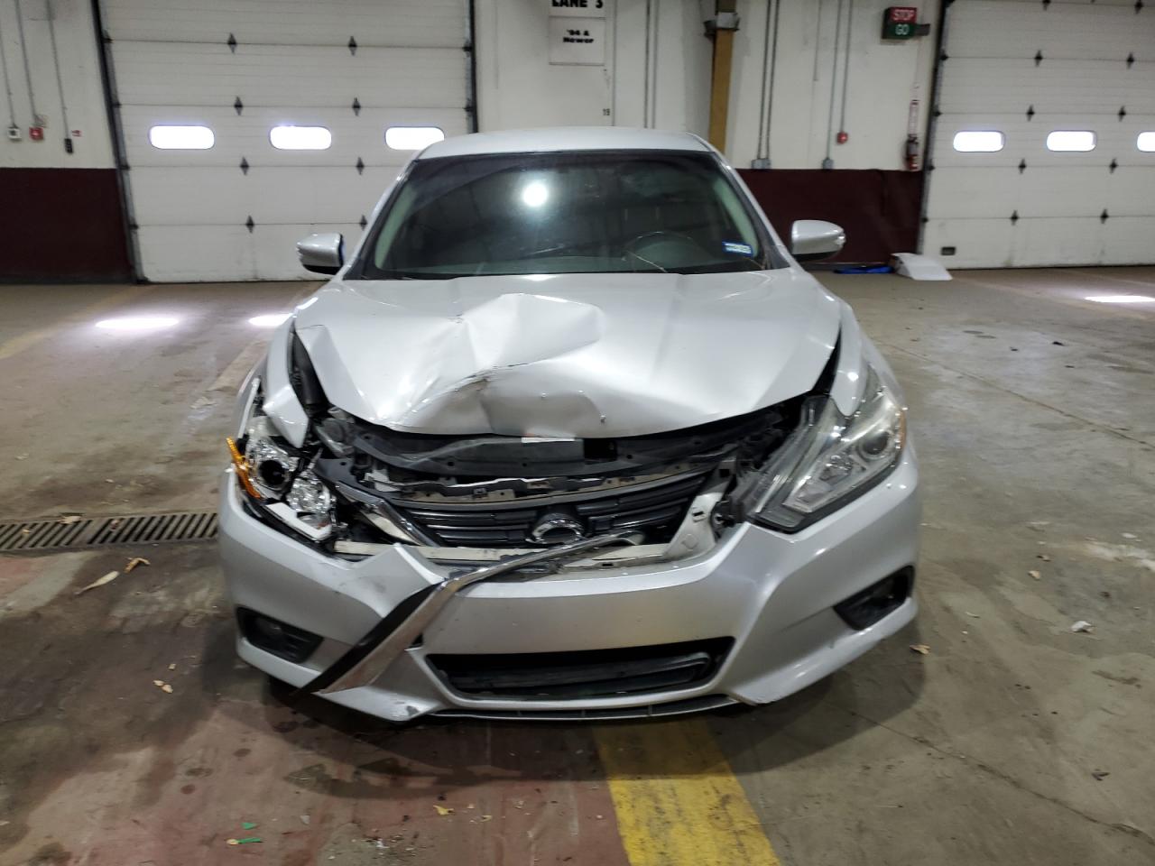 2017 Nissan Altima - Image 5