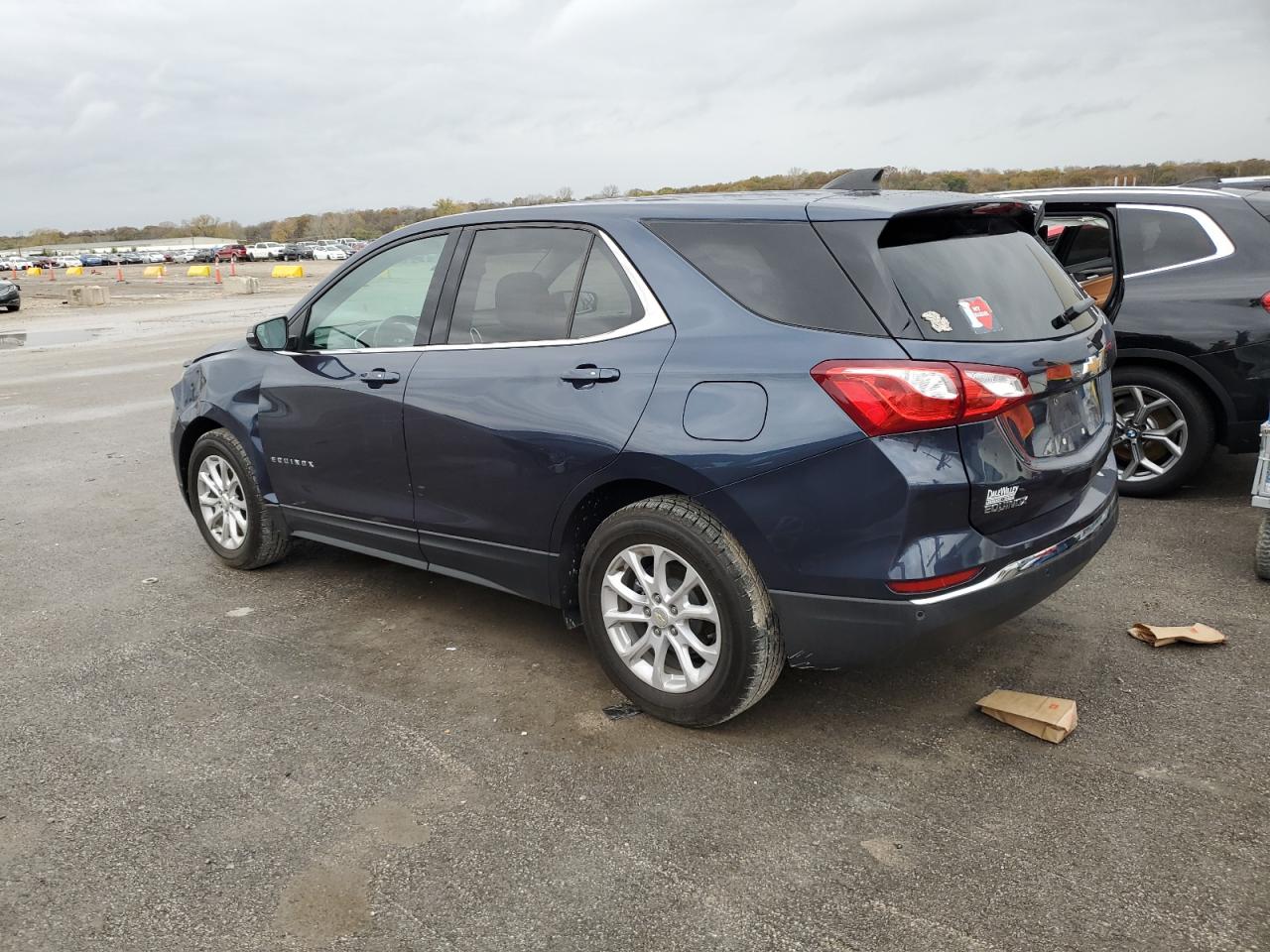 2018 Chevrolet Equinox - Image 2