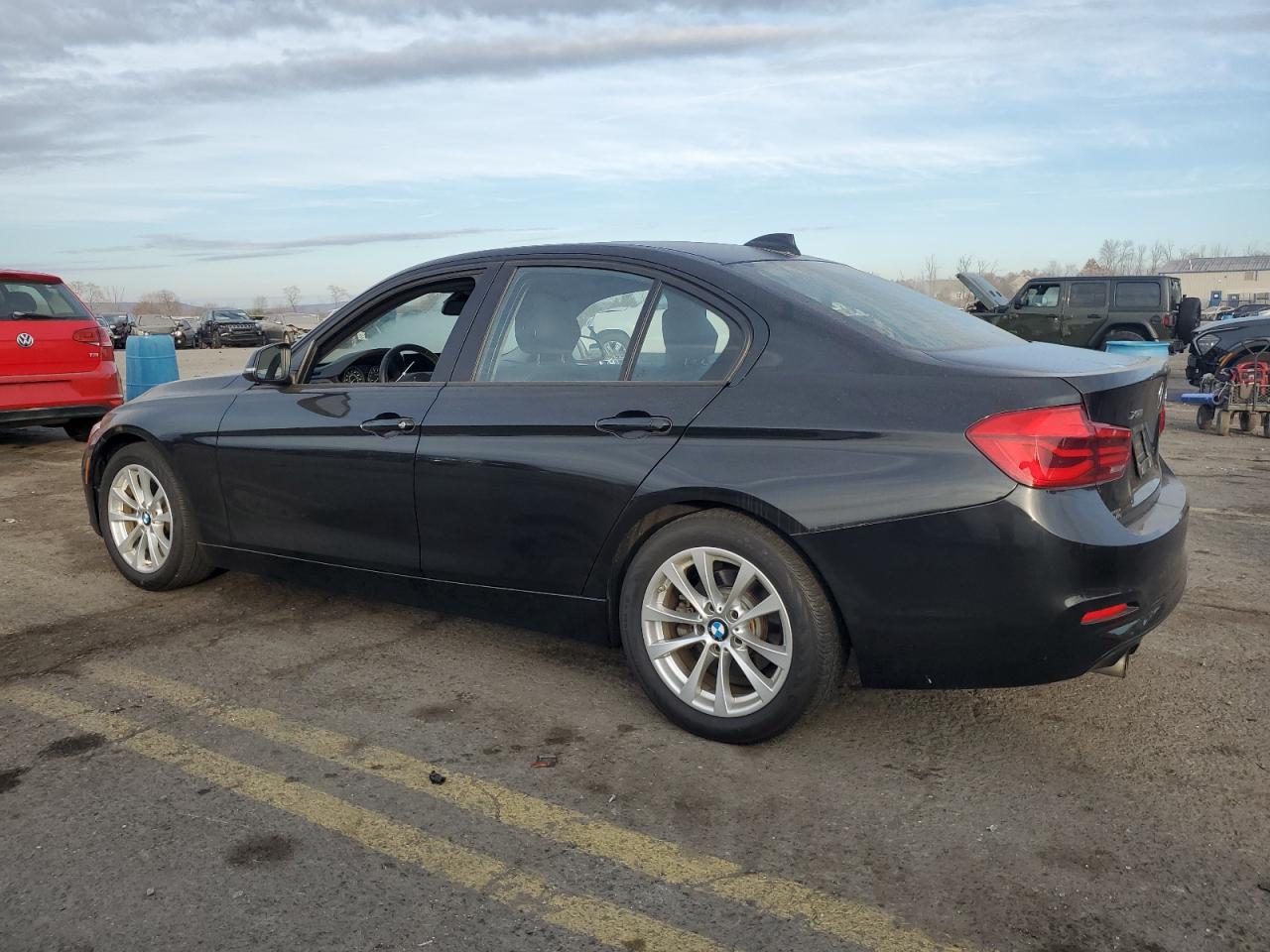 VIN WBA8E5G3XHNU44225 2017 BMW 3 SERIES no.2