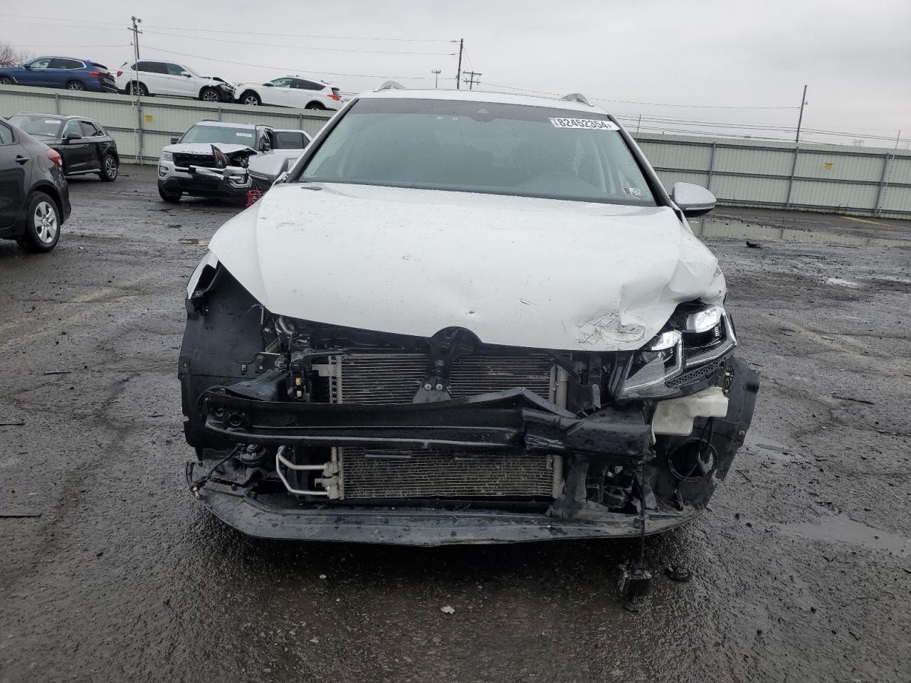 2019 Volkswagen Golf - Image 5