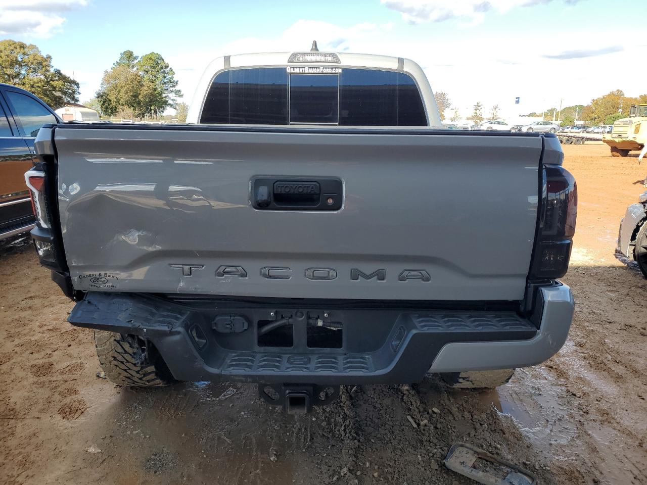 2020 Toyota Tacoma - Image 6