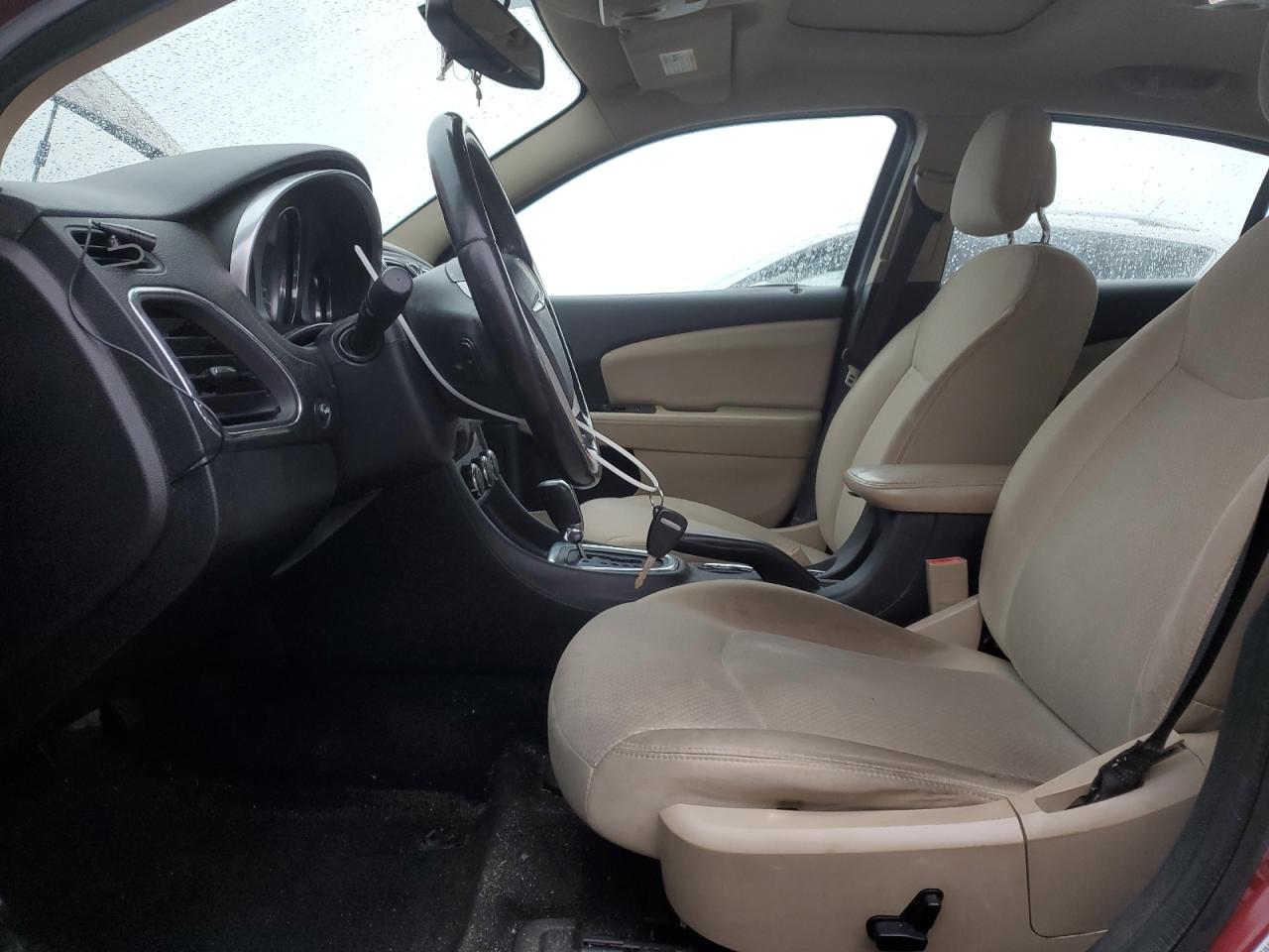 2013 Chrysler 200 - Image 7