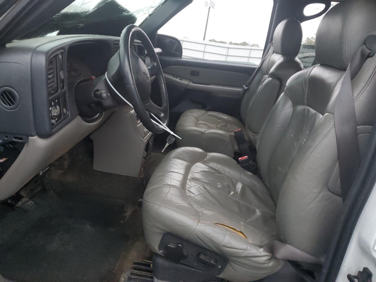 2002 Chevrolet Suburban - Image 7