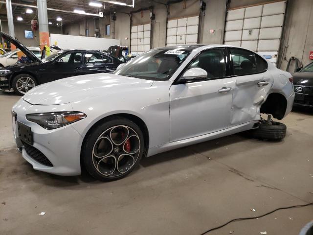 Blaine, MN에서 판매 중인 2022 Alfa Romeo Giulia Super - Side