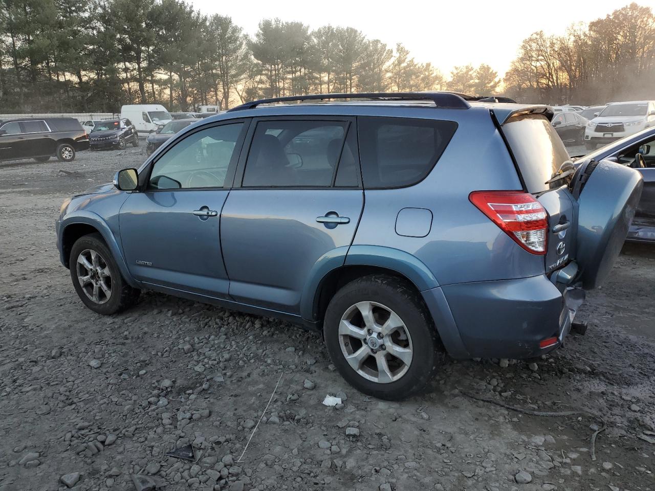 2009 Toyota RAV 4 - Image 2