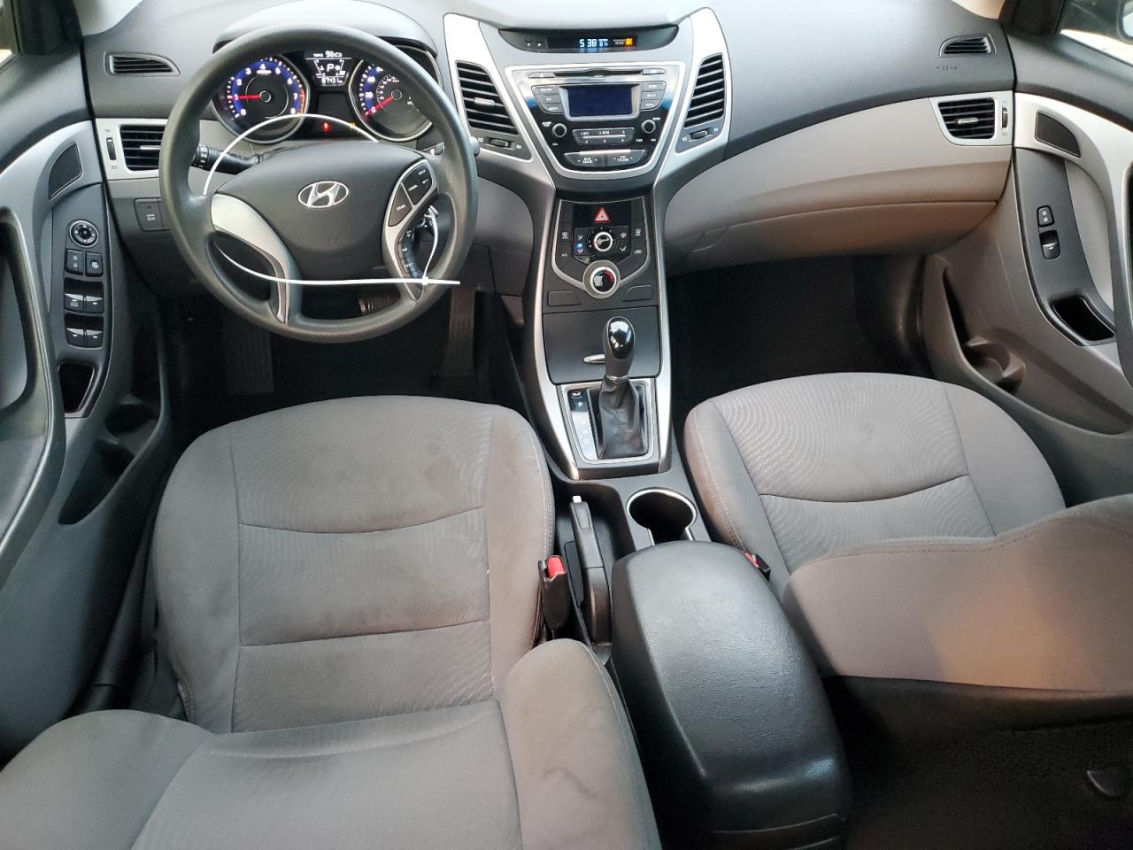 2015 Hyundai Elantra - Image 8