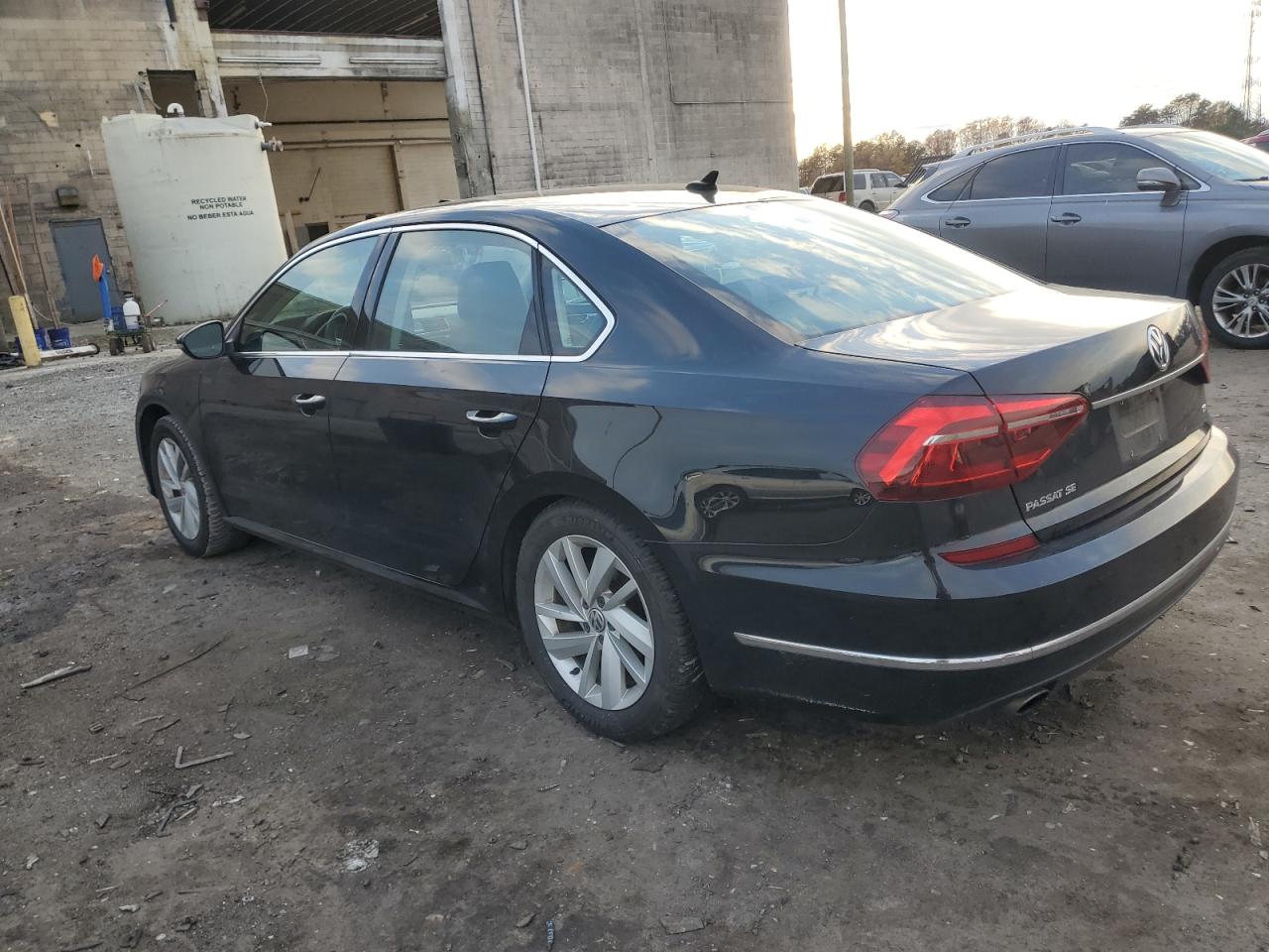 2018 Volkswagen Passat - Image 2